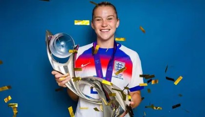 利物浦切尔西遇滑铁卢，31年不败金身破碎英超变局